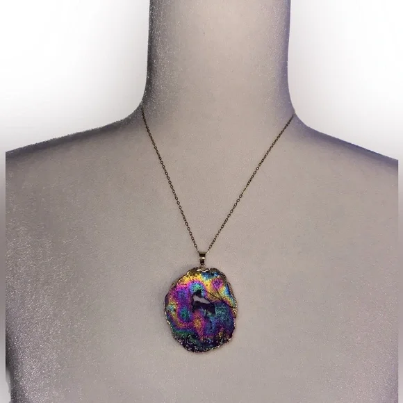 Gold plated Raw Rainbow/ Purple Amethyst Crystal Quartz Druzy Pendant Necklace - Picture 5 of 9